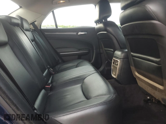 2017 Chrysler 300 Limited z VIN 2C3CCARG8HH571483, wystawiony jako Copart lot #60307865 z przebiegiem 86 606 mil mil oraz Szkoda całkowita • Salvage title. Historia ofert i sprzedaży dostępna na DreamBid. Obrazek 10.