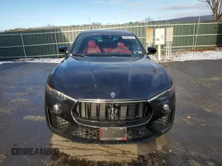 2019 Maserati Levante GranSport with VIN ZN661XUS0KX337384, listed as a Copart auction lot 82581764 with 31,926 mi miles and Salvage Title. Bid and sale history available at carsss.com. Image 5.