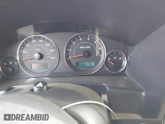 2007 Jeep Commander Limited с VIN 1J8HH58277C547850, выставлен на аукционе IAAI как лот 42387730 с пробегом 214 538 миль миль и . История ставок и продаж доступна на DreamBid. Изображение 7.