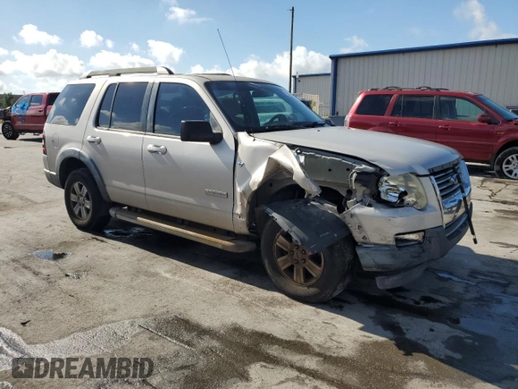 2007 Ford Explorer XLT z VIN 1FMEU73867UA47570, wystawiony jako Copart lot #56830095 z przebiegiem 207 932 mil mil oraz Szkoda całkowita • Salvage title. Historia ofert i sprzedaży dostępna na DreamBid. Obrazek 4.