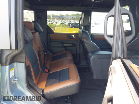 2024 Ford Bronco Outer Banks z VIN 1FMDE8BH3RLB41205, wystawiony jako IAAI lot #42558633 z przebiegiem 1 457 mil mil oraz . Historia ofert i sprzedaży dostępna na DreamBid. Obrazek 8.