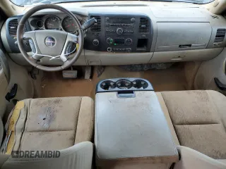 2011 GMC Sierra 2500HD SLE z VIN 1GT120C83BF159109, wystawiony jako Copart lot #51218225 z przebiegiem 259 160 mil mil oraz Szkoda całkowita • Salvage title. Historia ofert i sprzedaży dostępna na DreamBid. Obrazek 8.