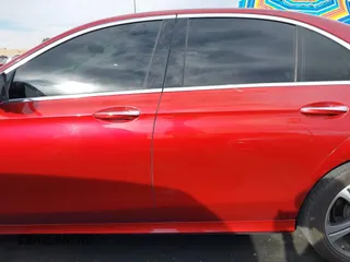 2020 Mercedes-Benz E 350 z VIN WDDZF8DBXLA704257, wystawiony jako IAAI lot #41248454 z przebiegiem 67 143 mil mil oraz . Historia ofert i sprzedaży dostępna na DreamBid. Obrazek 14.