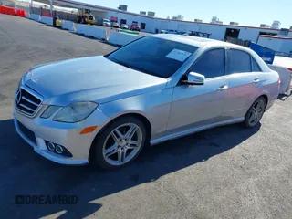 2010 Mercedes-Benz E 350 Luxury z VIN WDDHF5GB2AA052480, wystawiony jako IAAI lot #41361531 z przebiegiem 154 443 mil mil oraz . Historia ofert i sprzedaży dostępna na DreamBid. Obrazek 2.