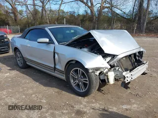 2013 Ford Mustang V6 with VIN 1ZVBP8EM9D5236439, listed as a IAAI auction lot 41332666 with 156,371 mi miles and . Bid and sale history available at DreamBid. Image 1.