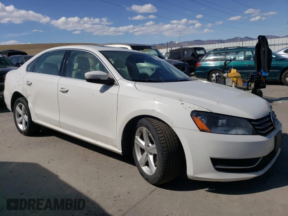 2013 Volkswagen Passat SE w/Sunroof with VIN 1VWBP7A35DC139094, listed as a Copart auction lot 48943295 with 74,302 mi miles and Salvage Title. Bid and sale history available at carsss.com. Image 4.