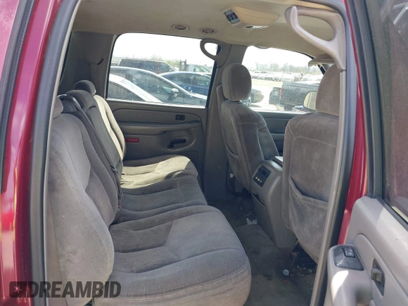 2004 Chevrolet Suburban LT with VIN 1GNEC16Z94J103160, listed as a IAAI auction lot 41778770 with 333,368 mi miles. Bid and sale history available at carsss.com. Image 8.