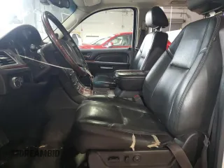 2013 Cadillac Escalade ESV Premium z VIN 1GYS4JEF9DR265575, wystawiony jako Copart lot #46358615 z przebiegiem 285 576 mil mil oraz Szkoda całkowita • Salvage title. Historia ofert i sprzedaży dostępna na DreamBid. Obrazek 7.
