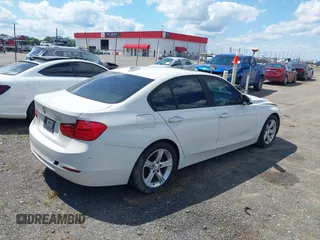 2014 BMW 3 Series 328i z VIN WBA3A5C51EP603386, wystawiony jako IAAI lot #42343104 z przebiegiem Nie podano mil oraz . Historia ofert i sprzedaży dostępna na DreamBid. Obrazek 4.