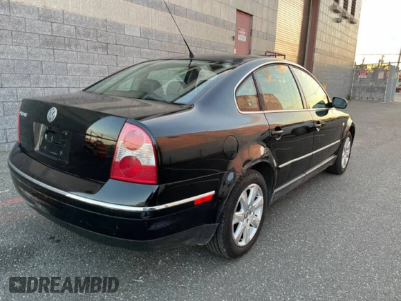 2003 Volkswagen Passat GLS z VIN WVWPD63B03P253883, wystawiony jako Copart lot #60533185 z przebiegiem 170 000 mil mil oraz Czysty tytuł • Clean title. Historia ofert i sprzedaży dostępna na DreamBid. Obrazek 4.
