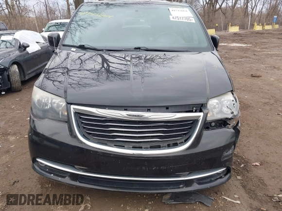 2014 Chrysler Town & Country S with VIN 2C4RC1HG2ER132454, listed as a IAAI auction lot 41743664 with 142,339 mi miles. Bid and sale history available at carsss.com. Image 12.