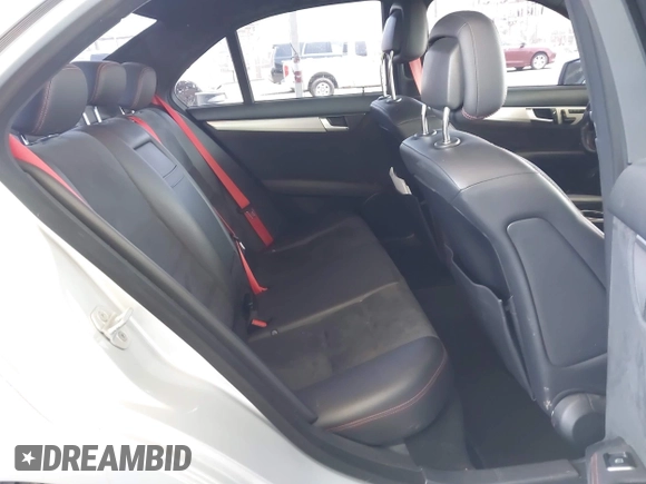 2014 Mercedes-Benz C 250 Sport с VIN WDDGF4HB5ER319638, выставлен на аукционе IAAI как лот 42478233 с пробегом 142 947 миль миль и . История ставок и продаж доступна на DreamBid. Изображение 8.