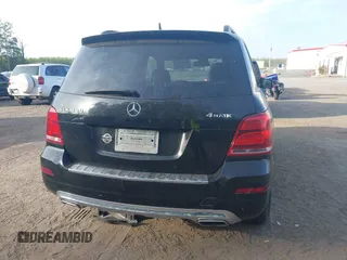2013 Mercedes-Benz GLK 350 with VIN WDCGG8JB9DG152326, listed as a IAAI auction lot 42091824 with 175,017 mi miles and . Bid and sale history available at carsss.com. Image 16.