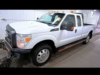 2016 Ford F-250 XLT with VIN 1FT7X2B67GEB70957, listed as a IAAI auction lot 42843825 with 215,003 mi miles and . Bid and sale history available at DreamBid. Image 31.