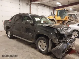 2011 Chevrolet Avalanche LT with VIN 3GNTKFE37BG317891, listed as a IAAI auction lot 41508517 with 191,099 mi miles. Bid and sale history available at carsss.com. Image 1.