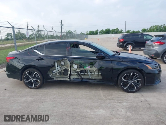 2024 Nissan Altima SR with VIN 1N4BL4CV1RN424324, listed as a IAAI auction lot 42080315 with 19,510 mi miles and . Bid and sale history available at DreamBid. Image 13.