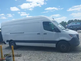 2021 Mercedes-Benz Sprinter Cargo with VIN W1Y4ECHY0MT073349, listed as a IAAI auction lot 39699453 with 136,101 mi miles and . Bid and sale history available at carsss.com. Image 14.