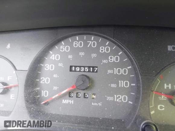 2002 Ford Crown Victoria LX z VIN 2FAFP74W42X100691, wystawiony jako IAAI lot #41316550 z przebiegiem 193 517 mil mil oraz . Historia ofert i sprzedaży dostępna na DreamBid. Obrazek 14.