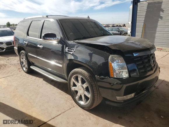 2013 Cadillac Escalade Luxury with VIN 1GYS4BEF3DR104080, listed as a Copart auction lot 85806424 with 178,510 mi miles and Salvage Title. Bid and sale history available at carsss.com. Image 4.