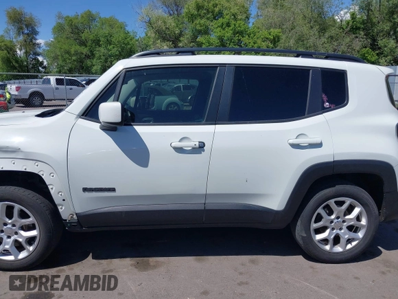 2017 Jeep Renegade Latitude with VIN ZACCJBBB8HPG52343, listed as a IAAI auction lot 42358909 with 101,348 mi miles and . Bid and sale history available at DreamBid. Image 14.