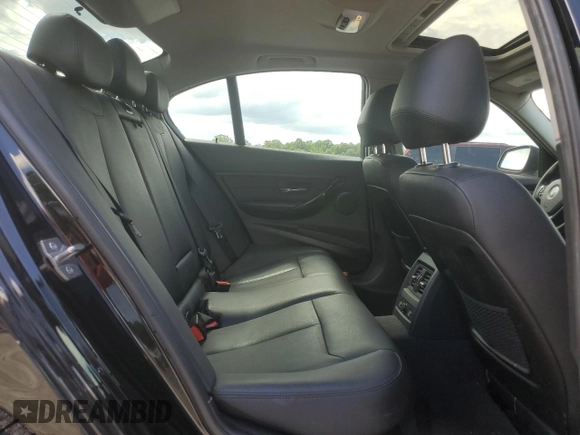 2015 BMW 3 Series 328i xDrive с VIN WBA3B5G50FNS15604, выставлен на аукционе Copart как лот 56861715 с пробегом 129 615 миль миль и Списание • Salvage title. История ставок и продаж доступна на DreamBid. Изображение 10.