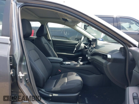 2024 Nissan Altima SV z VIN 1N4BL4DV0RN400448, wystawiony jako IAAI lot #42087763 z przebiegiem 8 749 mil mil oraz . Historia ofert i sprzedaży dostępna na DreamBid. Obrazek 5.