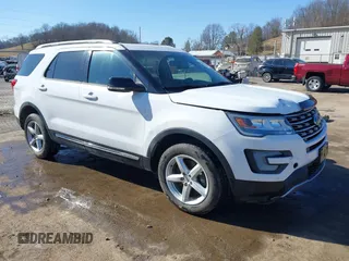 2016 Ford Explorer XLT with VIN 1FM5K8DH7GGB84932, listed as a IAAI auction lot 41748978 with 147,608 mi miles. Bid and sale history available at carsss.com. Image 1.