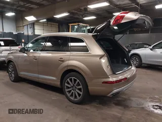 2018 Audi Q7 Premium Plus with VIN WA1LHAF74JD008557, listed as a IAAI auction lot 41673649 with 81,262 mi miles. Bid and sale history available at carsss.com. Image 3.