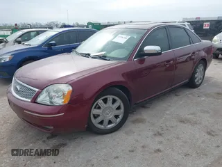 2007 Ford Five Hundred Limited z VIN 1FAHP25117G136916, wystawiony jako IAAI lot #41936388 z przebiegiem 109 784 mil mil oraz . Historia ofert i sprzedaży dostępna na DreamBid. Obrazek 6.