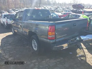 2000 Chevrolet Silverado 1500 with VIN 2GCEC19VXY1296243, listed as a IAAI auction lot 41568137 with 239,533 mi miles. Bid and sale history available at carsss.com. Image 3.