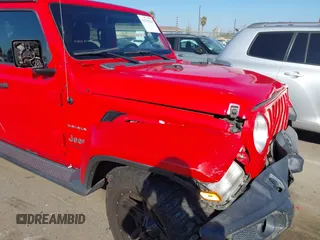2020 Jeep Wrangler Unlimited Sahara with VIN 1C4HJXEN2LW195663, listed as a IAAI auction lot 41355828 with 81,742 mi miles. Bid and sale history available at carsss.com. Image 17.