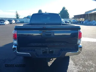 2021 Toyota Tacoma 4WD SR5 with VIN 3TMDZ5BN6MM111605, listed as a IAAI auction lot 41265774 with 68,043 mi miles. Bid and sale history available at carsss.com. Image 17.