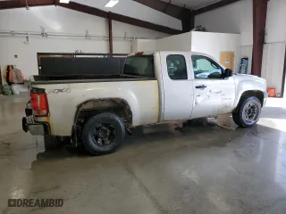 2011 GMC Sierra 1500 Work Truck with VIN 1GTR2TE30BZ138920, listed as a Copart auction lot 81489214 with 160,642 mi miles and Clean Title. Bid and sale history available at carsss.com. Image 3.
