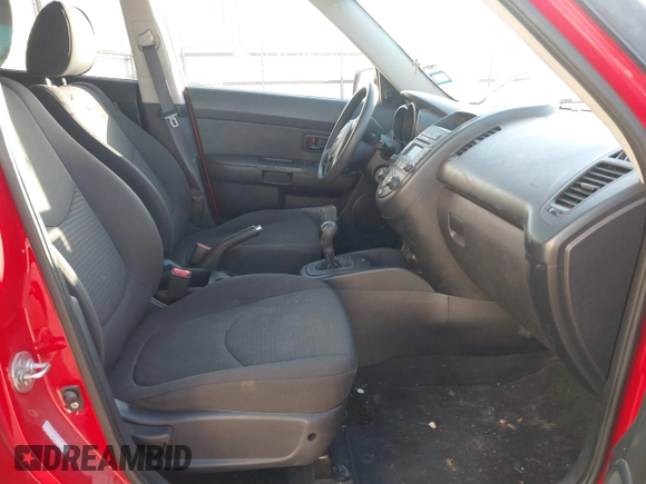2013 Kia Soul with VIN KNDJT2A5XD7514632, listed as a IAAI auction lot 41767178 with 117,699 mi miles and . Bid and sale history available at DreamBid. Image 4.