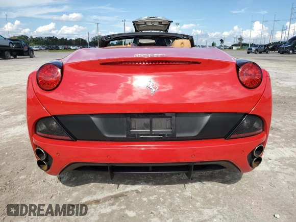 2010 Ferrari California z VIN ZFF65LJA1A0169614, wystawiony jako Copart lot #74346564 z przebiegiem Nie podano mil oraz Szkody całkowita. Historia ofert i sprzedaży dostępna na DreamBid. Obrazek 6.
