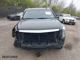 2019 Cadillac Escalade Premium Luxury with VIN 1GYS4CKJ5KR131129, listed as a IAAI auction lot 41983905 with 32,568 mi miles. Bid and sale history available at carsss.com. Image 13.
