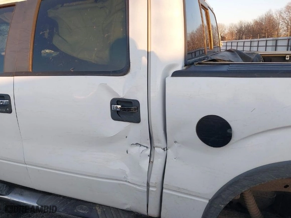 2010 Ford F-150 XL with VIN 1FTFW1EV1AFC06686, listed as a IAAI auction lot 41270631 with 283,044 mi miles. Bid and sale history available at carsss.com. Image 20.