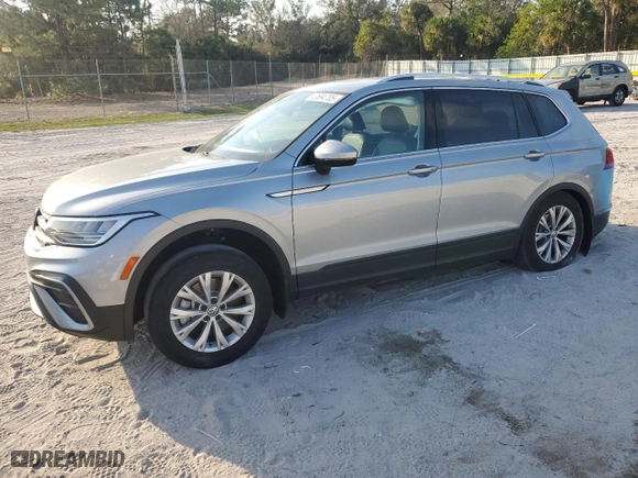 2022 Volkswagen Tiguan SE with VIN 3VV3B7AX5NM021041, listed as a Copart auction lot 43694705 with 19,724 mi miles and Salvage Title. Bid and sale history available at carsss.com. Image 1.
