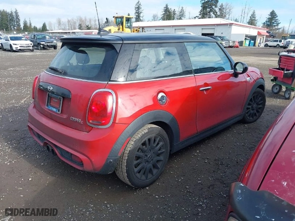 2015 MINI Cooper Hardtop S with VIN WMWXP7C57F2A39093, listed as a IAAI auction lot 41543865 with NaN miles. Bid and sale history available at carsss.com. Image 4.