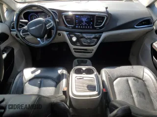 2017 Chrysler Pacifica Touring L Plus with VIN 2C4RC1EGXHR778592, listed as a Copart auction lot 54518165 with 189,760 mi miles and Clean Title. Bid and sale history available at DreamBid. Image 8.