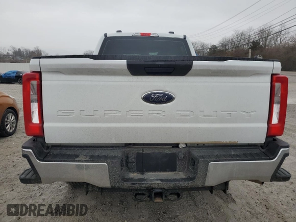 2023 Ford F-250 XL z VIN 1FT7W2BAXPEE10526, wystawiony jako Copart lot #83852774 z przebiegiem 12 646 mil mil oraz Czysty tytuł • Clean title. Historia ofert i sprzedaży dostępna na DreamBid. Obrazek 6.