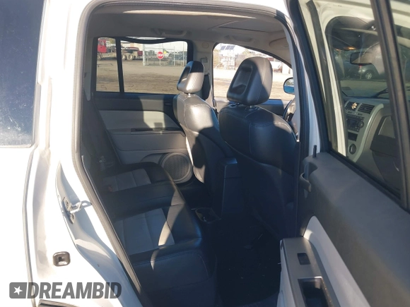 2007 Jeep Compass Limited with VIN 1J8FF57W07D193729, listed as a IAAI auction lot 41337781 with 173,928 mi miles. Bid and sale history available at carsss.com. Image 8.