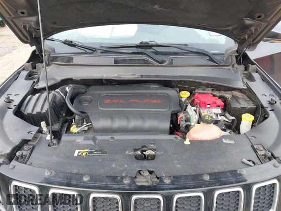 2019 Jeep Compass Limited with VIN 3C4NJCCBXKT676205, listed as a IAAI auction lot 41328757 with 83,446 mi miles. Bid and sale history available at carsss.com. Image 10.