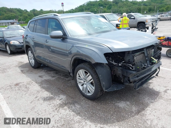 2019 Volkswagen Atlas SE z VIN 1V2WR2CAXKC611864, wystawiony jako IAAI lot #42151795 z przebiegiem 90 178 mil mil oraz . Historia ofert i sprzedaży dostępna na DreamBid. Obrazek 1.
