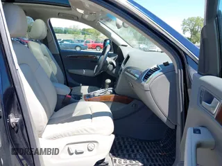 2010 Audi Q5 Premium Plus z VIN WA1LKAFP4AA058779, wystawiony jako IAAI lot #42590889 z przebiegiem 203 696 mil mil oraz . Historia ofert i sprzedaży dostępna na DreamBid. Obrazek 5.