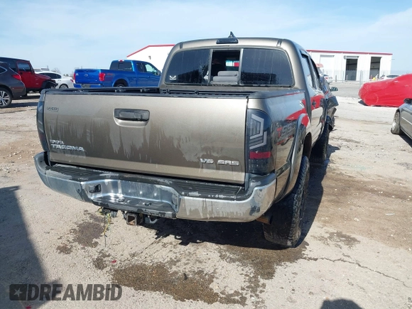 2015 Toyota Tacoma with VIN 5TFLU4ENXFX139145, listed as a IAAI auction lot 41822079 with 146,842 mi miles. Bid and sale history available at carsss.com. Image 4.