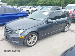 2014 Mercedes-Benz C 250 Sport z VIN WDDGF4HB5EA964773, wystawiony jako IAAI lot #42416375 z przebiegiem 113 333 mil mil oraz . Historia ofert i sprzedaży dostępna na DreamBid. Obrazek 17.