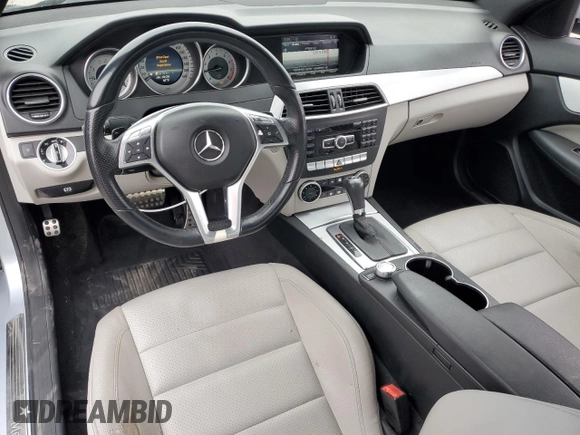 2013 Mercedes-Benz C 250 z VIN WDDGJ4HB8DG000369, wystawiony jako Copart lot #59053675 z przebiegiem 89 217 mil mil oraz Szkoda całkowita • Salvage title. Historia ofert i sprzedaży dostępna na DreamBid. Obrazek 8.
