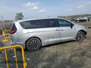 2024 Chrysler Pacifica Hybrid Select z VIN 2C4RC1S71RR141595, wystawiony jako Copart lot #51647615 z przebiegiem 20 475 mil mil oraz Nie do naprawy • Non repairable. Historia ofert i sprzedaży dostępna na DreamBid. Obrazek 3.