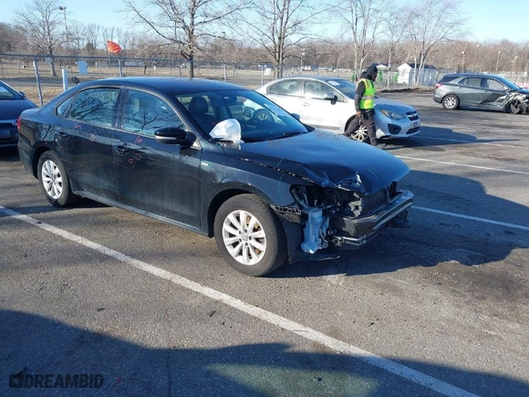 2015 Volkswagen Passat 1.8T Wolfsburg Ed with VIN 1VWAT7A34FC004649, listed as a IAAI auction lot 41728398 with 91,651 mi miles. Bid and sale history available at carsss.com. Image 1.